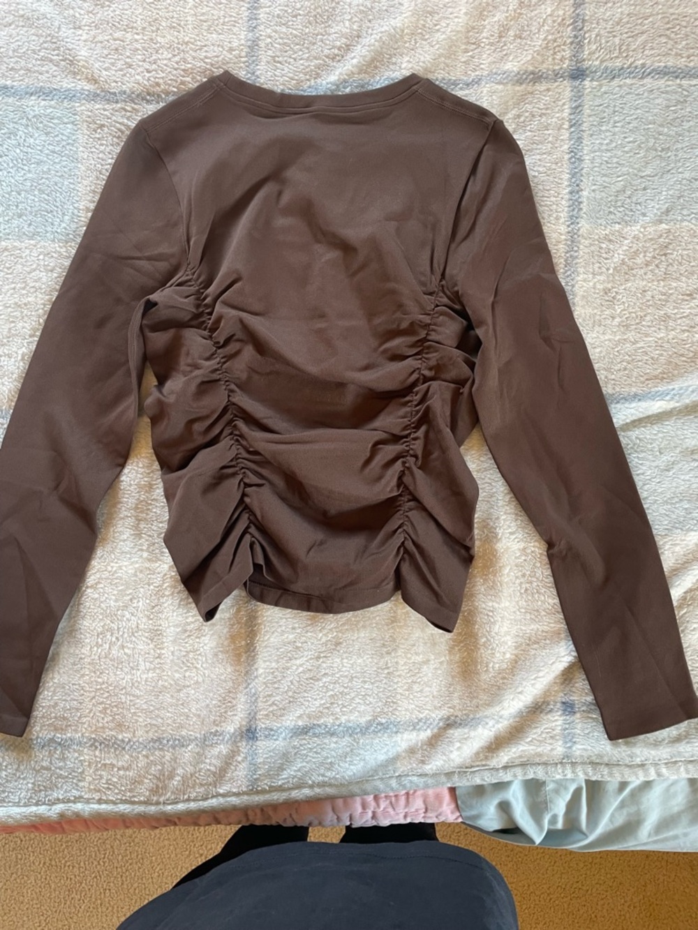 Ruched Brown Long-Sleeve Tee - Picture 2 of 3
